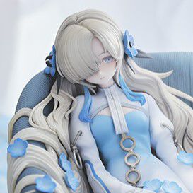 バーチャルシンガー・ヰ世界情緒の普遍体《ネモフィラ》フィギュアが予約開始。れおえん描き下ろしイラストを元に1/7スケールで立体化