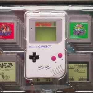 『ポケモン赤・緑』の音楽が聴けるゲームボーイ＆カートリッジ型音楽プレイヤー『ポケモン赤・緑 GAME MUSIC COLLECTION with GAME BOY型さいせいマシン』2/28抽選開始