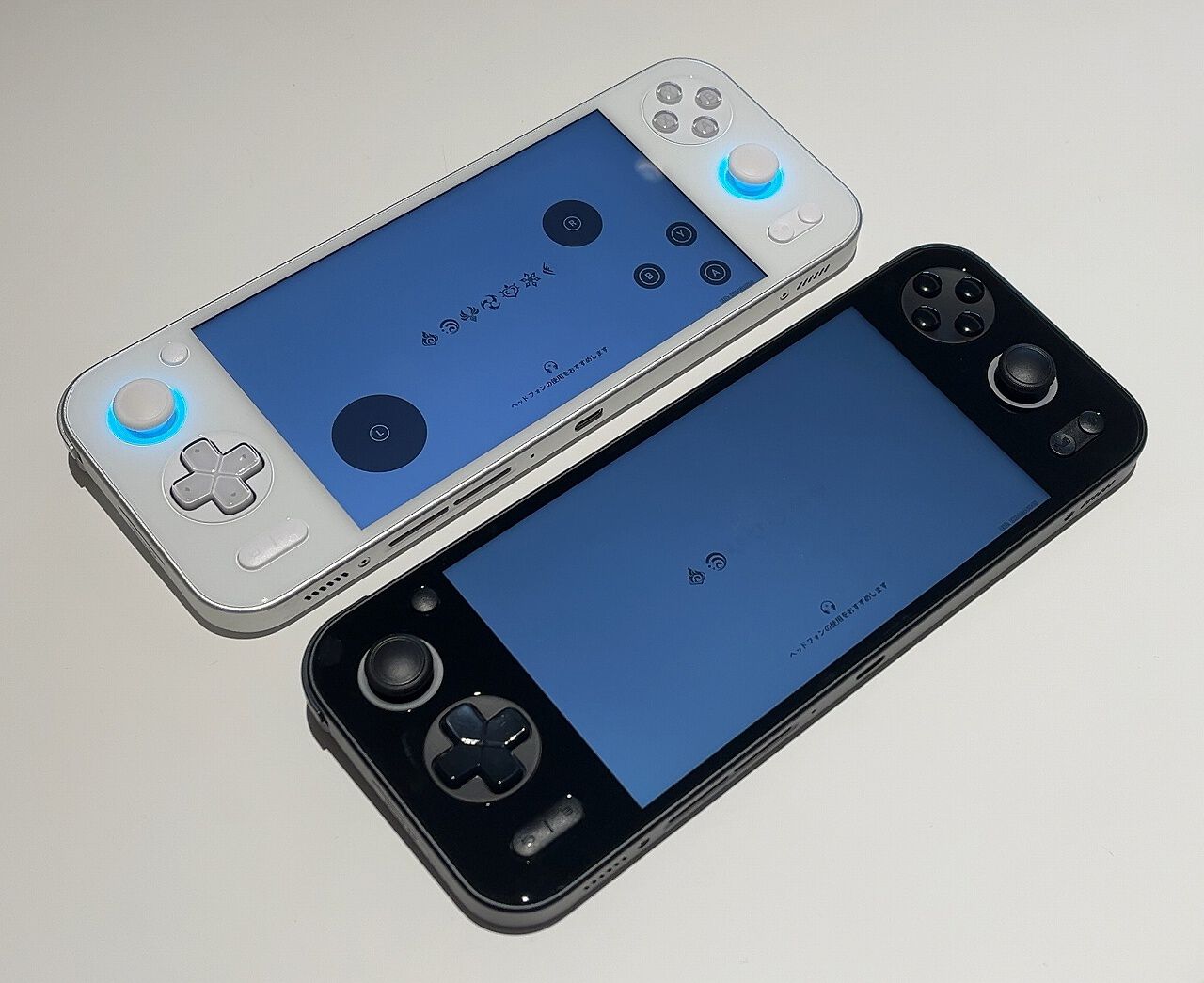 高性能なAndroidポータブルゲーミングデバイスが登場。驚きの薄さで