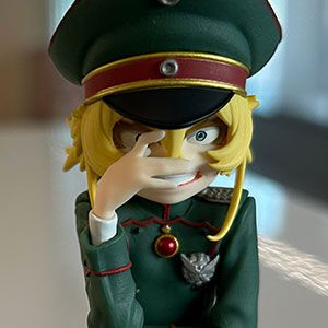 【幼女戦記】ターニャ・デグレチャフが不敵な笑みでフィギュア化。狂気に満ちた表情と軍服の質感が光る