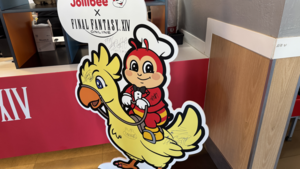 【FF14】北米限定のJollibeeコラボの模様をリポート。吉田P/Dら開発陣のサインが書かれた聖地店舗は2時間待ちの行列。店の装飾もカロリーもリミットブレイク！