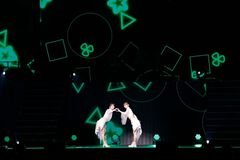 『シャニマス』8thライブ“∞thLIVE iと夢”Day2リポート。新旧楽曲を織り交ぜたキャストたちの圧巻のパフォーマンスと考察しがいのある演出で無限大の可能性を秘めたアイドルの未来を描く