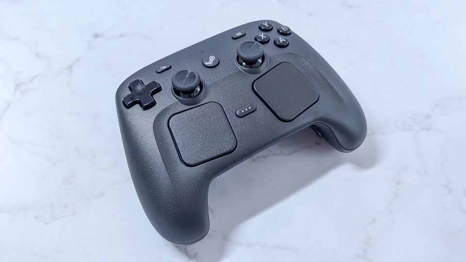 新型“Steam Controller”5月4日発売決定。実機をインプレッション、低遅延ワイヤレス接続やトラックパッド、ジャイロ操作全部盛り！