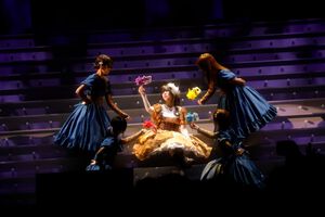 『アイマス ミリオンライブ！』13thライブDAY2リポート。二階堂千鶴の主演公演は“Grand bal masqué”のテーマにピッタリのゴージャスなライブ。新曲『ムーンライト・プロムナード』がオープニングを飾る