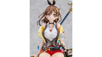 『ライザのアトリエ3』パッケージ絵のライザが1/7スケールフィギュアになって登場。エビテン限定特典でアクリルブロック＆カード型アクスタが付属