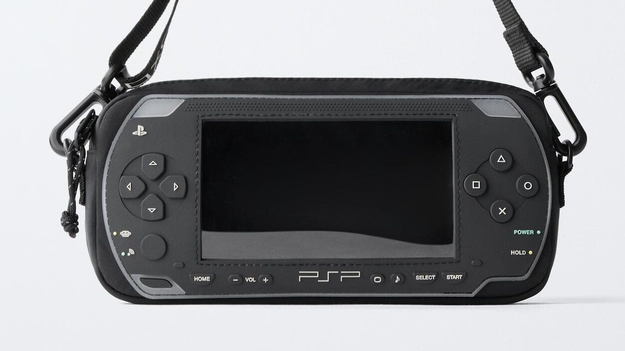極美品 PSP 黒 ブラック 本体 付属品 ソフトケース付属　ソニー 171 Amazon | PSP 専用ソフトケース&ハンドストラップ | ケース・プロテクター