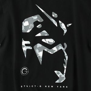 『機動戦士ガンダム』モノトーンを基調としたストリートシーンになじむグラフィックプリントTシャツが登場。柄はガンダム迷彩、シャア迷彩、シャア専用ザクIIの3種類