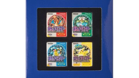 【ポケモン】『赤緑』から『ZA』まで歴代39タイトルのパッケージがピンズに。部屋に飾れる額装セット“オールパッケージコレクション”も登場