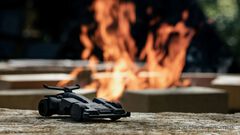 『爆走兄弟レッツ＆ゴー!!』鷹羽リョウのミニ四駆“ネオトライダガーZMC”が香炉に。ジェット気流の噴射はお香の煙で再現。ボディもシャーシも職人手仕事の鋳鉄製