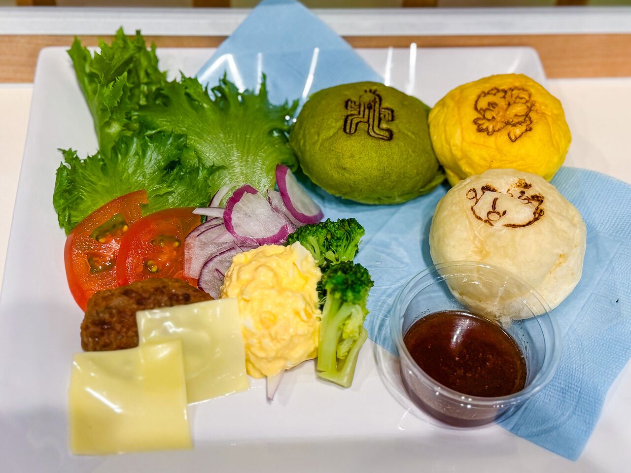 FF好き大歓喜】チョコボ&モーグリ＆サボテンダーのパンが超可愛い。肉