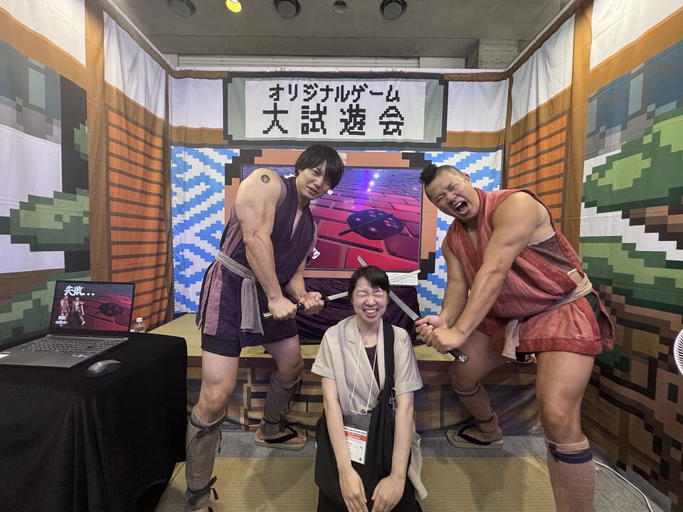 『野田クリの野望』ブースで、しんや＆青木マッチョら日替わりのマッチョ芸人がコラボゲームを生実況！ 失敗すると、“打ち首”の記念撮影に!?【TGS2026】
