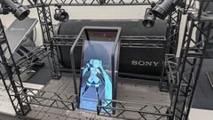 ソニーの空間再現ディスプレイ“ELF-MN1”を体験。初音ミクやピングー、GrokのAniを召喚!? 裸眼で気軽楽しめるスゴい技術