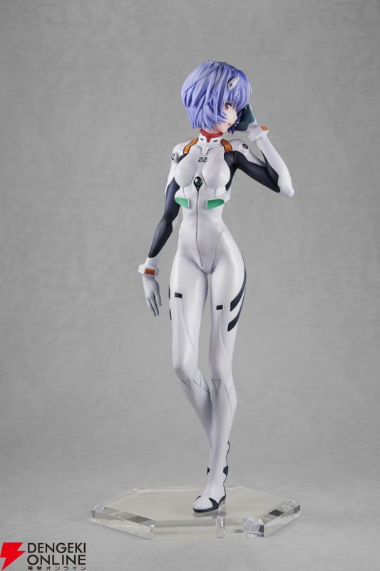 貞本義行が描く「【愛蔵版】新世紀エヴァンゲリオン」のカバー