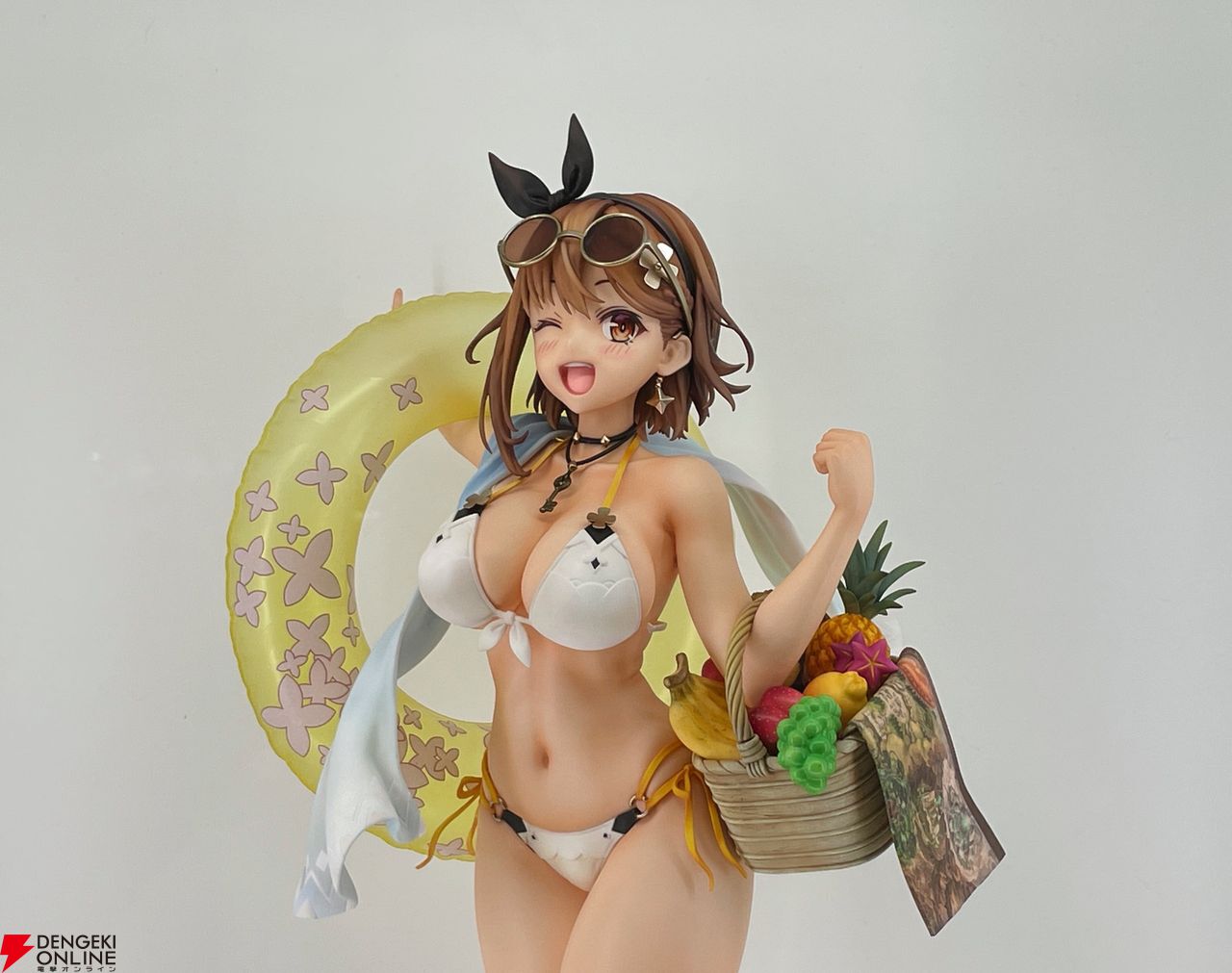 WF2024S】『ライザのアトリエ2』ライザリン・シュタウトの水着姿の1/4スケールフィギュアが初公開。1/4サイズなのでいろいろでかい！ -  電撃オンライン