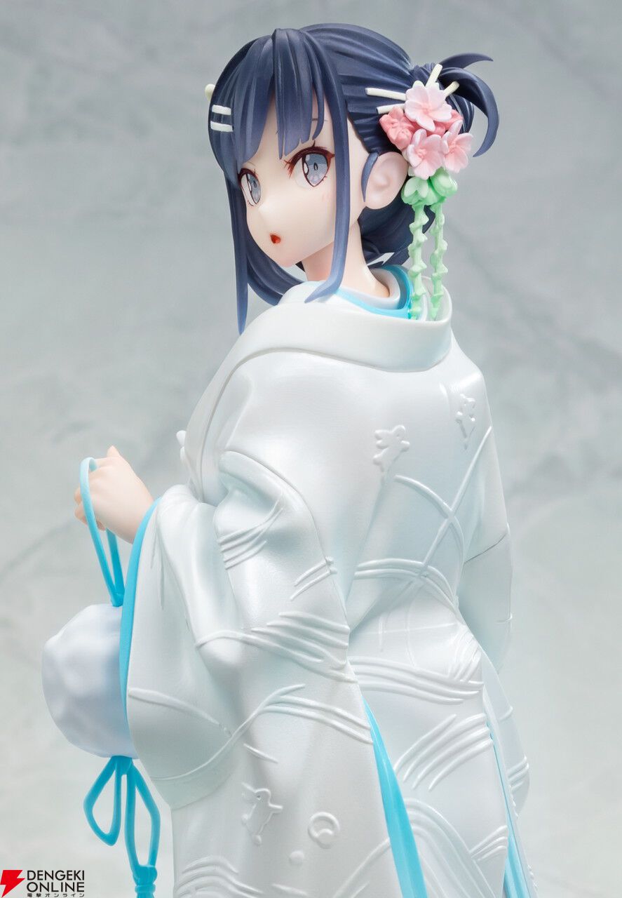 青ブタ』桜島麻衣が白無垢姿に。振り向き姿や赤く染まった頬が可憐で