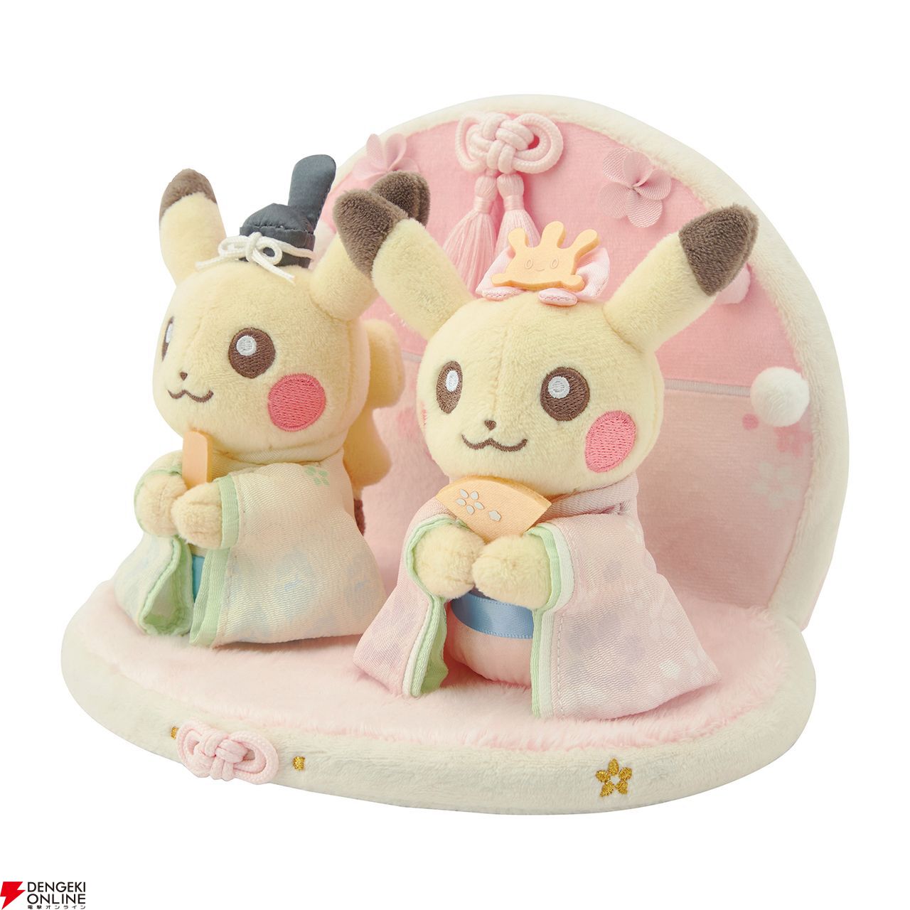 雛人形のようなピカチュウたちのぬいぐるみがポケモンセンター