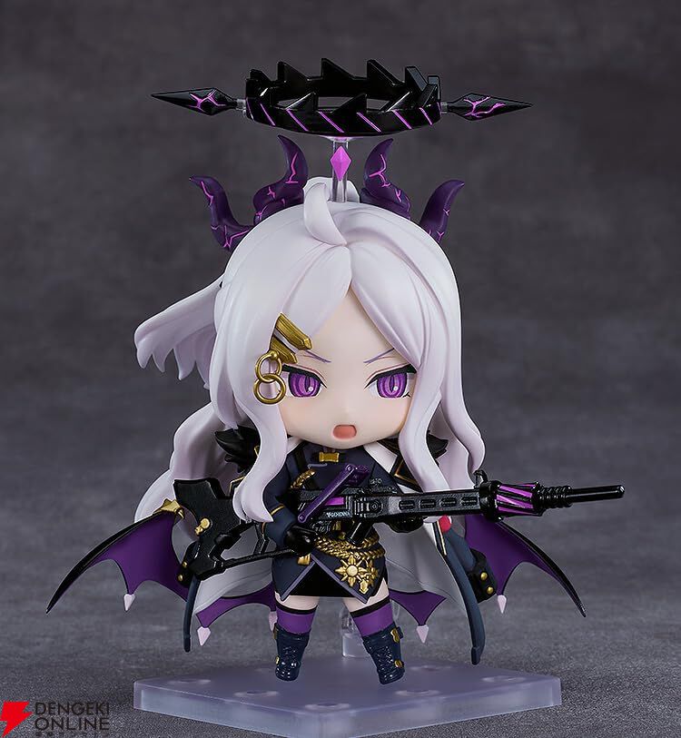 空崎ヒナ　限定特典台座付き　フィギュア　ブルーアーカイブ　ねんどろいど ブルアカ』より誰もが恐れる風紀委員長《ヒナ》がデフォルメフィギュア