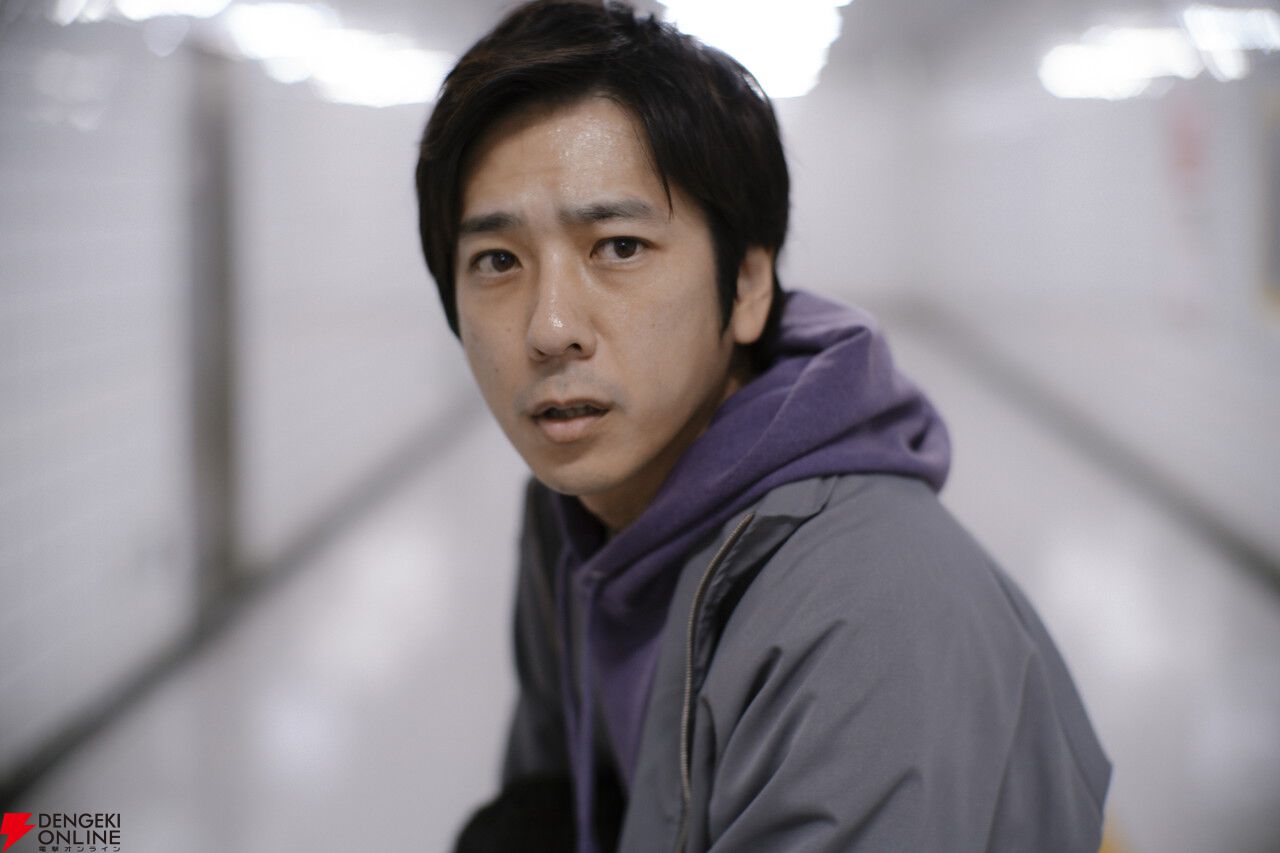 映画『8番出口』主演は二宮和也、8月29日全国劇場公開。特報映像にはお馴染みのおじさんの他、謎の女性や子どもの姿も