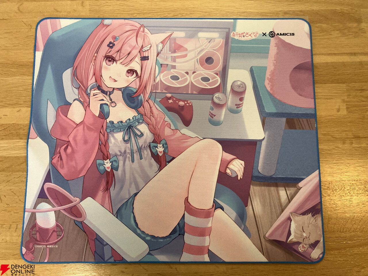 結城さくなコラボキーボード&マウスパッド、 特典カード付き AMICISからVTuber「結城さくな」さんとコラボしたオリジナル