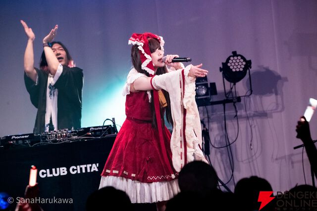 Alstroemeria Recordsがトップバッター。ボーカルあり、インストありで圧巻のダンスパフォーマンスも見もの。締めはやっぱりあの曲！【ロスワライブ2025レポ①】
