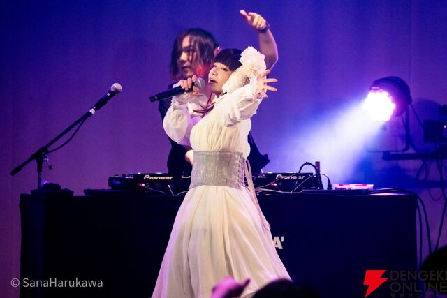 Alstroemeria Recordsがトップバッター。ボーカルあり、インストありで圧巻のダンスパフォーマンスも見もの。締めはやっぱりあの曲！【ロスワライブ2025レポ①】