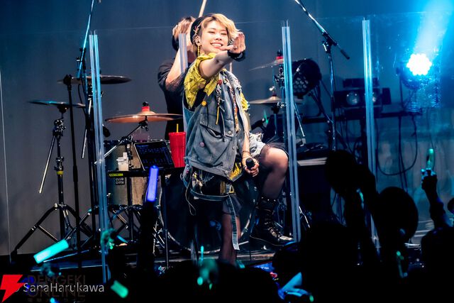 前半ラストは岸田教団&THE明星ロケッツ。“Flowering Night”で初披露したあの楽曲を演奏【ロスワライブ2025レポ③】