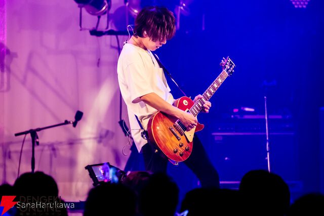 前半ラストは岸田教団&THE明星ロケッツ。“Flowering Night”で初披露したあの楽曲を演奏【ロスワライブ2025レポ③】