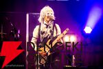 石鹸屋のステージはまさに“体感5分”。激しいロック調の楽曲で一気に駆け抜け、ZUNさんいじりにも笑いが【ロスワライブ2025レポ⑤】