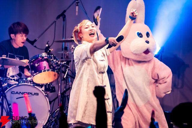 トリは今年も豚乙女！ 「激しいですよ」という言葉通り系統が違う激しい楽曲でライブを締めくくる【ロスワライブ2025レポ⑥】