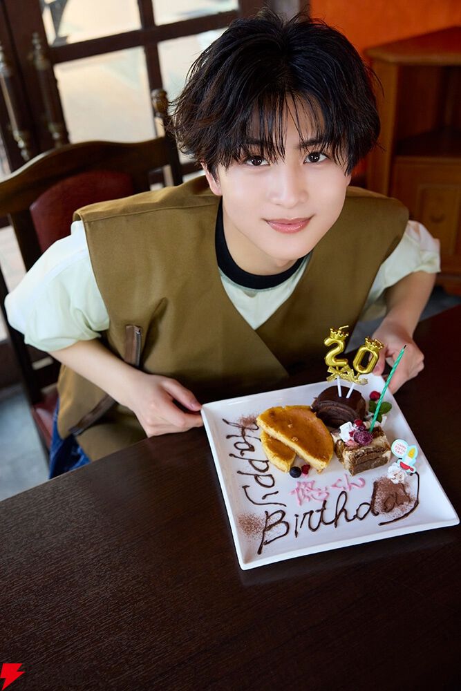 柏木悠 ミニフォト サイン 柏木悠1st写真集『19→20』カドスト限定特別版が予約受付中
