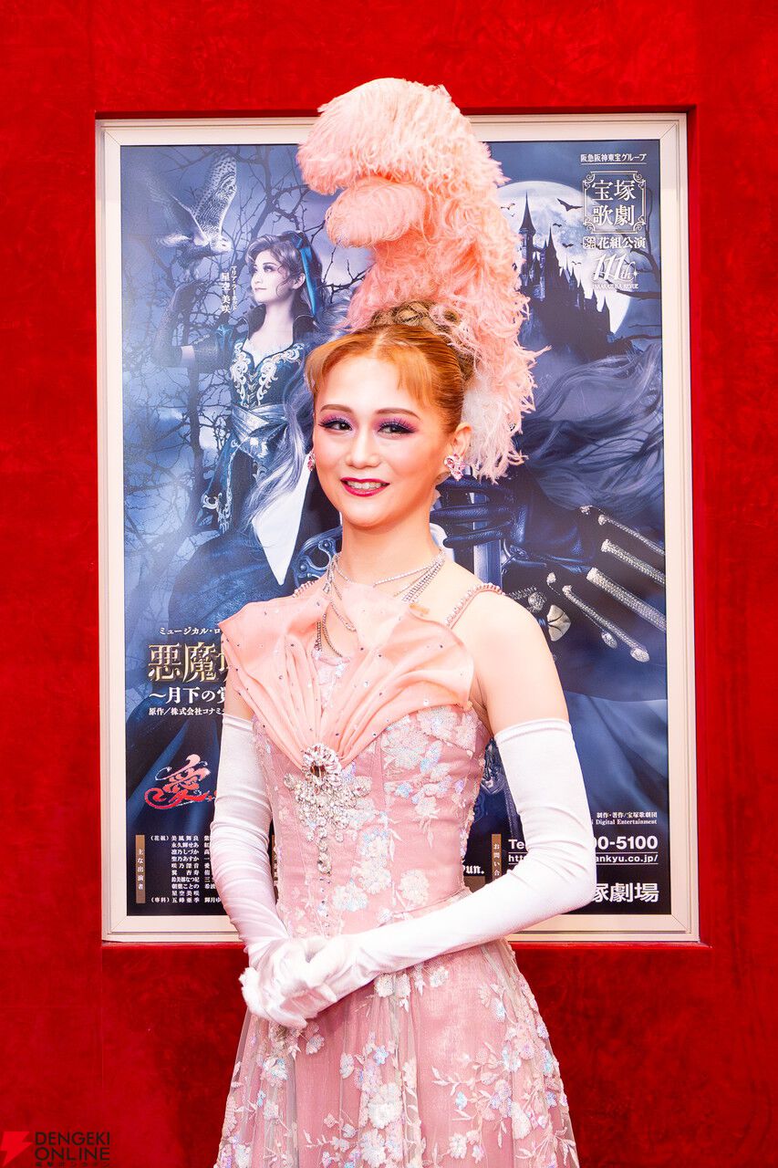 『悪魔城ドラキュラ』宝塚ミュージカルゲネプロ感想。『失われた彩画』の歌に涙し、舞台ならではの“愛”の描かれ方に感動