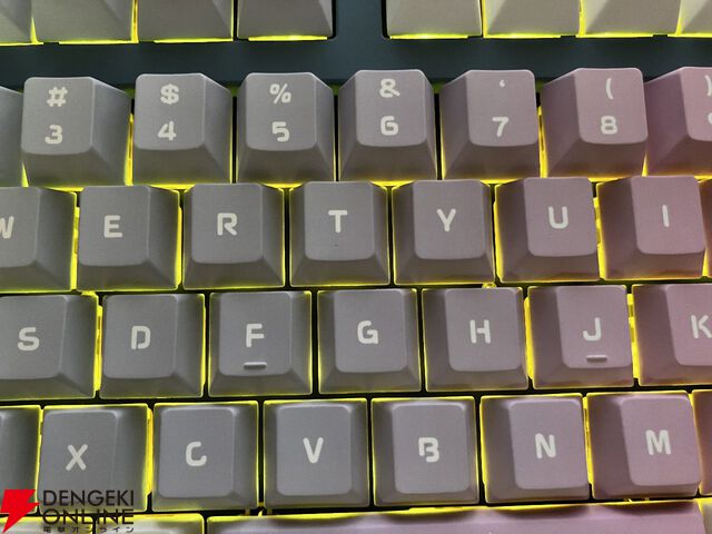 【レビュー】カグラナナさんのコラボゲーミングキーボード＆マウスパッドは本人描き下ろしイラストのこだわりがすごい。高性能＆高耐久でふだん使いにも最適