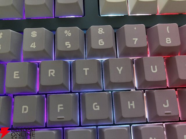 【レビュー】カグラナナさんのコラボゲーミングキーボード＆マウスパッドは本人描き下ろしイラストのこだわりがすごい。高性能＆高耐久でふだん使いにも最適