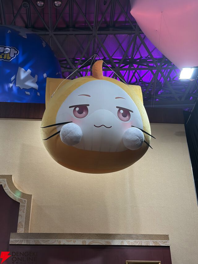 あなたはどのカレに寄り添いたい？ 特大アクリルパネルと2ショットが撮れる『恋と深空』やふわふわ浮かぶニキ＆モモが見られるINFOLD GAMESブースレポート【TGS2025】