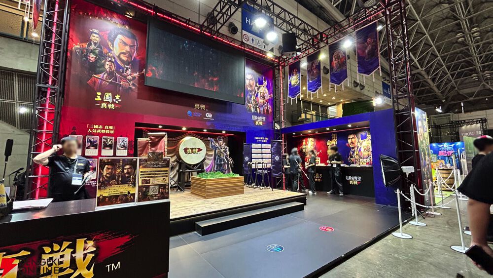 Qookka Gamesブースでは東雲うみさんをはじめコスプレイヤーたちも登場