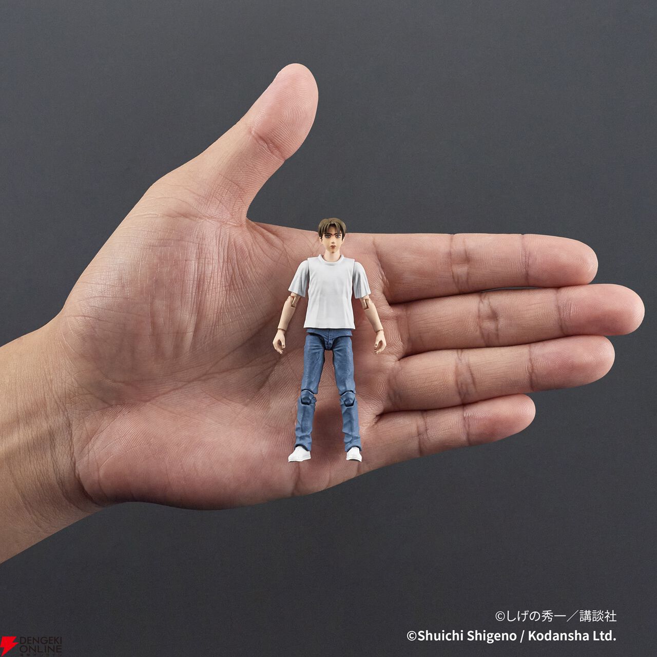頭文字D』藤原拓海が約1/24スケールの可動フィギュアに。手のひら