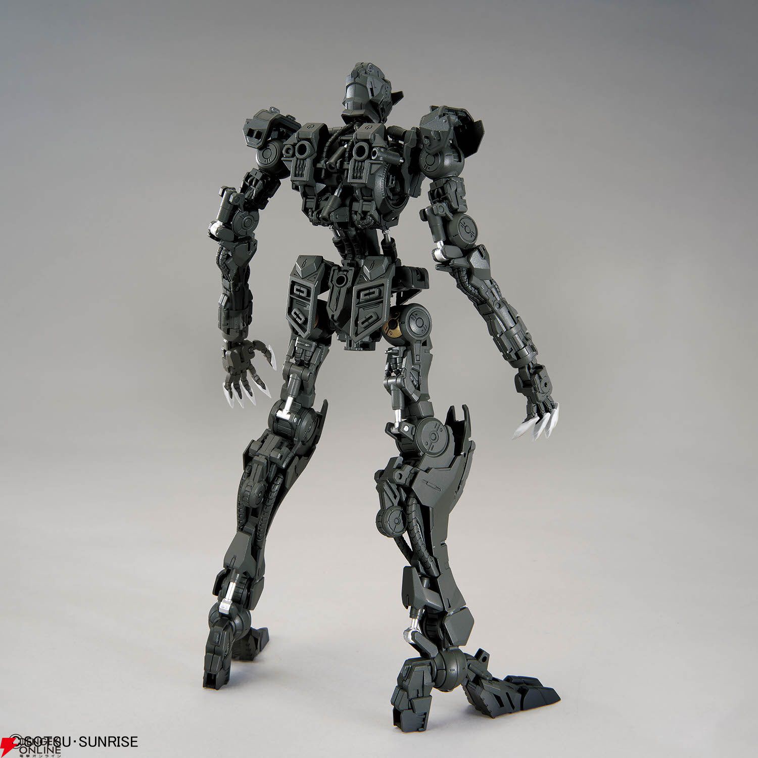 11/22発売のガンプラ『MG 1/100 ガンダムバルバトスルプス』パッケージ