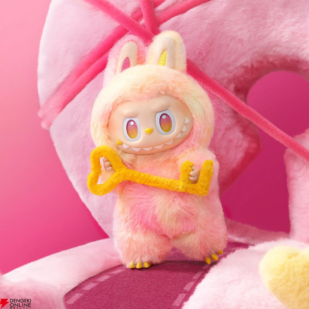 ラブブ》のぬいぐるみペンダント『THE MONSTERS Big into Energy