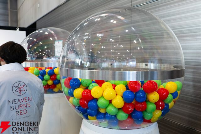 “ヘブンバーンズレッド 4th ANNIVERSARY PARTY”レポート。的当ては意外と難しい!? ARフォトコーナーは思い出作りに最適、公式コスプレイヤーも愛たっぷり！【ヘブバン日記#244】