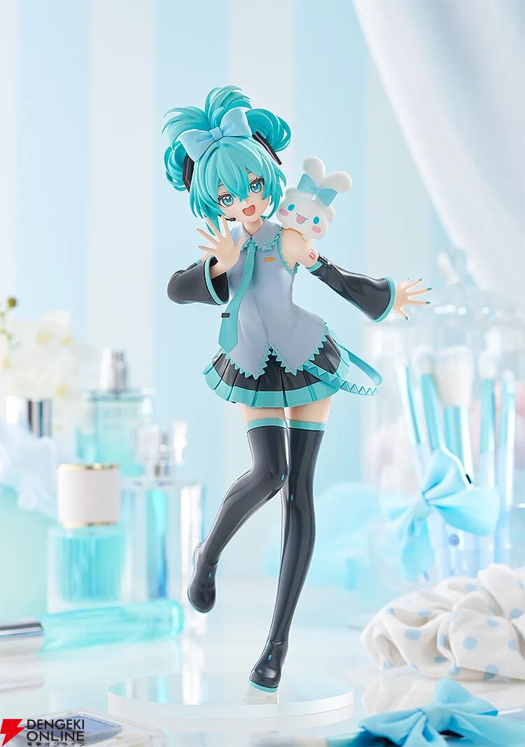 初音ミク×シナモロール】お揃いでアップにした髪型が新鮮♡ しゅがお氏