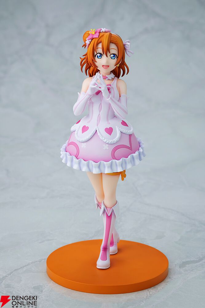 ラブライブ！』より穂乃果、ことり、海未がノンスケールフィギュア化