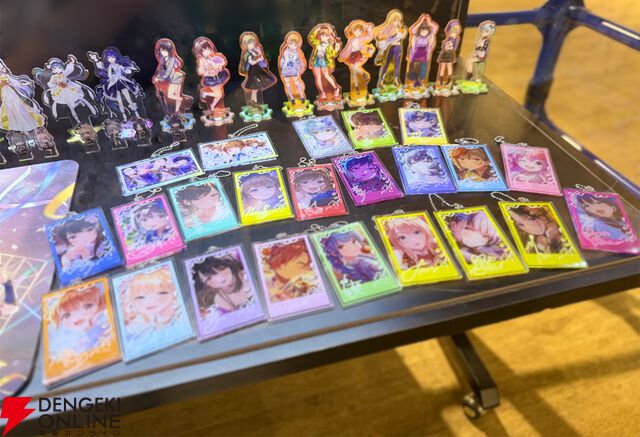 『アイドリープライド』広々した会場に並ぶ描き下ろし衣装パネル、ライブ衣装展示が壮観で眼福！ グッズ展示に物欲がそそられた“POP UP STORE～Stylish Choir～”フォトレポート【ことめぐのアイプラ日記#10】
