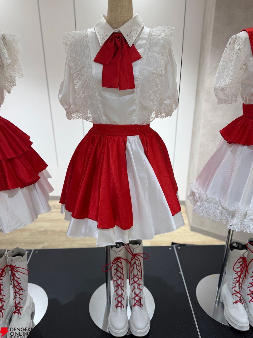 『アイドリープライド』広々した会場に並ぶ描き下ろし衣装パネル、ライブ衣装展示が壮観で眼福！ グッズ展示に物欲がそそられた“POP UP STORE～Stylish Choir～”フォトレポート【ことめぐのアイプラ日記#10】