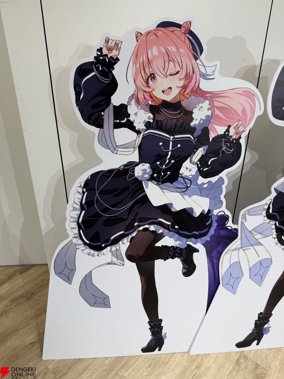 『アイドリープライド』広々した会場に並ぶ描き下ろし衣装パネル、ライブ衣装展示が壮観で眼福！ グッズ展示に物欲がそそられた“POP UP STORE～Stylish Choir～”フォトレポート【ことめぐのアイプラ日記#10】