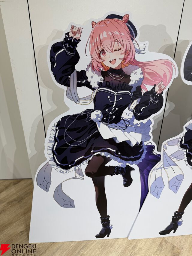 『アイドリープライド』広々した会場に並ぶ描き下ろし衣装パネル、ライブ衣装展示が壮観で眼福！ グッズ展示に物欲がそそられた“POP UP STORE～Stylish Choir～”フォトレポート【ことめぐのアイプラ日記#10】