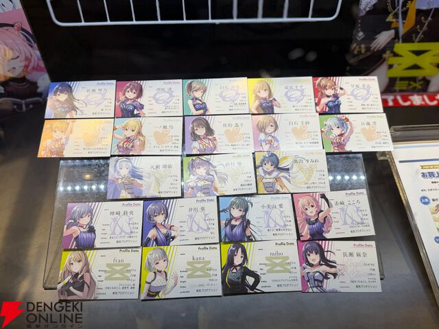 『アイドリープライド』広々した会場に並ぶ描き下ろし衣装パネル、ライブ衣装展示が壮観で眼福！ グッズ展示に物欲がそそられた“POP UP STORE～Stylish Choir～”フォトレポート【ことめぐのアイプラ日記#10】