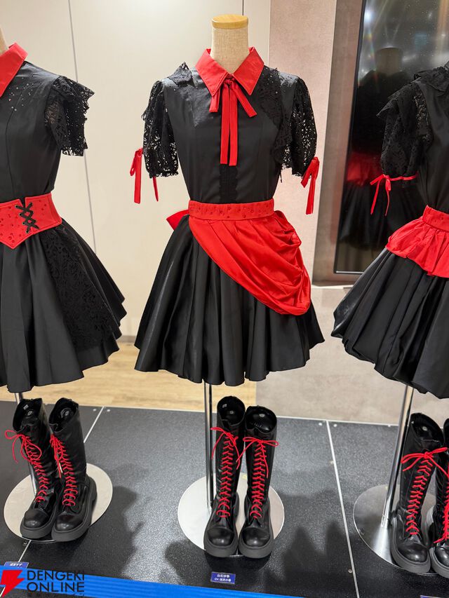 『アイドリープライド』広々した会場に並ぶ描き下ろし衣装パネル、ライブ衣装展示が壮観で眼福！ グッズ展示に物欲がそそられた“POP UP STORE～Stylish Choir～”フォトレポート【ことめぐのアイプラ日記#10】