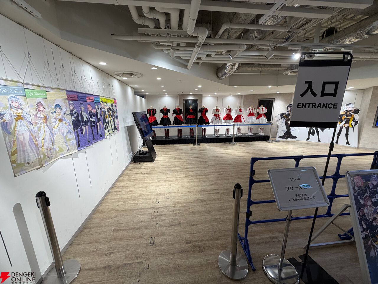 『アイドリープライド』広々した会場に並ぶ描き下ろし衣装パネル、ライブ衣装展示が壮観で眼福！ グッズ展示に物欲がそそられた“POP UP STORE～Stylish Choir～”フォトレポート【ことめぐのアイプラ日記#10】