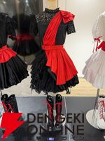 『アイドリープライド』広々した会場に並ぶ描き下ろし衣装パネル、ライブ衣装展示が壮観で眼福！ グッズ展示に物欲がそそられた“POP UP STORE～Stylish Choir～”フォトレポート【ことめぐのアイプラ日記#10】