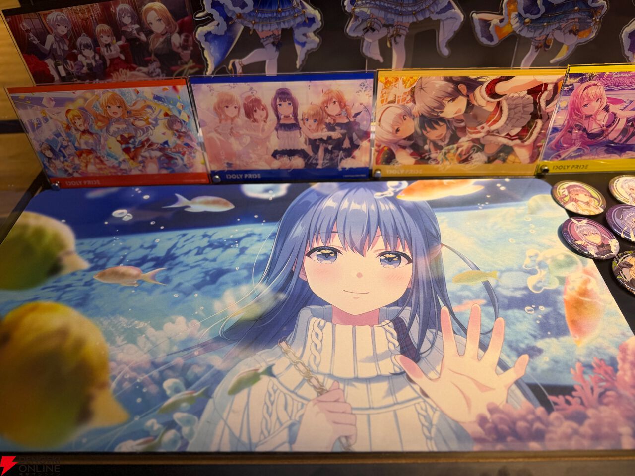 『アイドリープライド』広々した会場に並ぶ描き下ろし衣装パネル、ライブ衣装展示が壮観で眼福！ グッズ展示に物欲がそそられた“POP UP STORE～Stylish Choir～”フォトレポート【ことめぐのアイプラ日記#10】